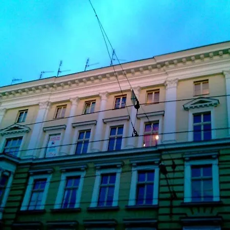 Red 67m2 - 7 Min From Rynek