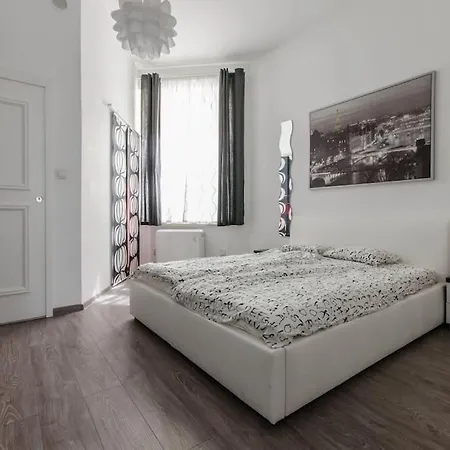 Red 67m2 - 7 Min From Rynek Appartement